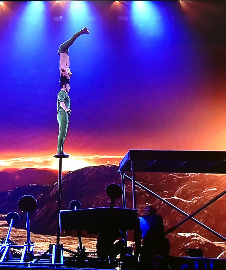 Phút giây hồi hộp trước khi thực hiện bước nhảy quyết định. (Ảnh: Diễm Quỳnh/Vietnam+)