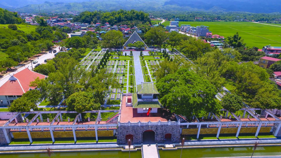 Nghĩa trang A1 - nơi an nghỉ của 645 liệt sỹ hy sinh trong Chiến dịch Điện Biên Phủ. (Ảnh: Xuân Tư/TTXVN)