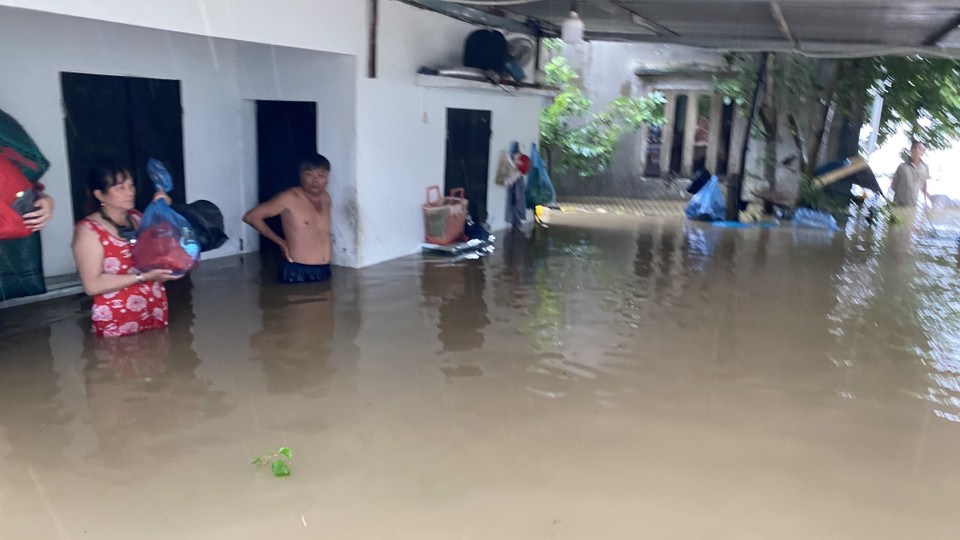 Nhà người dân tại xã Phước Nghĩa, huyện Tuy Phước (Bình Định) bị ngập. (Ảnh: Tường Quân/TTXVN)