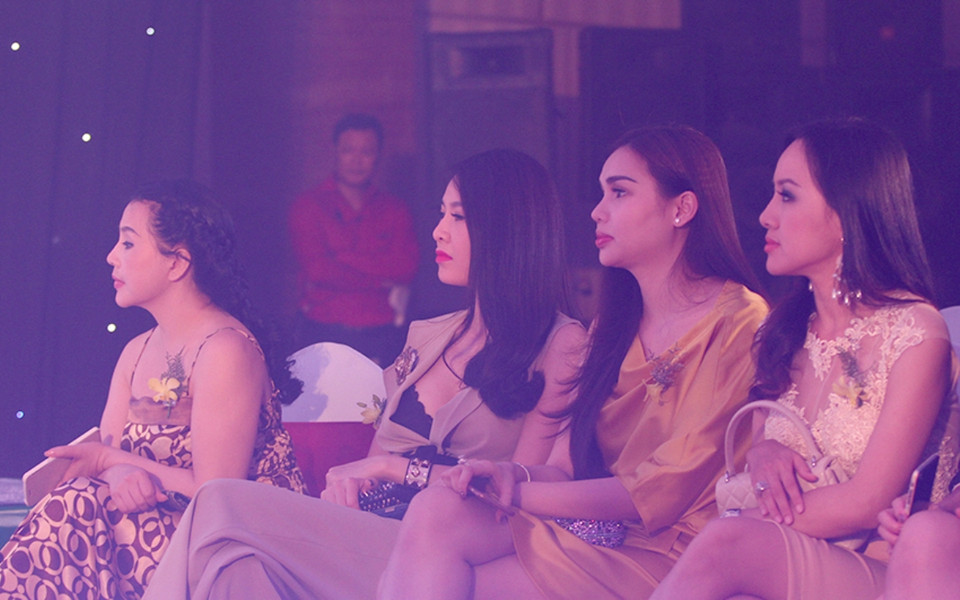  Tham dự sự kiện có sự xuất hiện của siêu mẫu Hà Anh, nghệ sỹ nhân dân Lan Hương, Hoa hậu Đông Nam Á Diệu Hân, Á hậu Quế Vân...