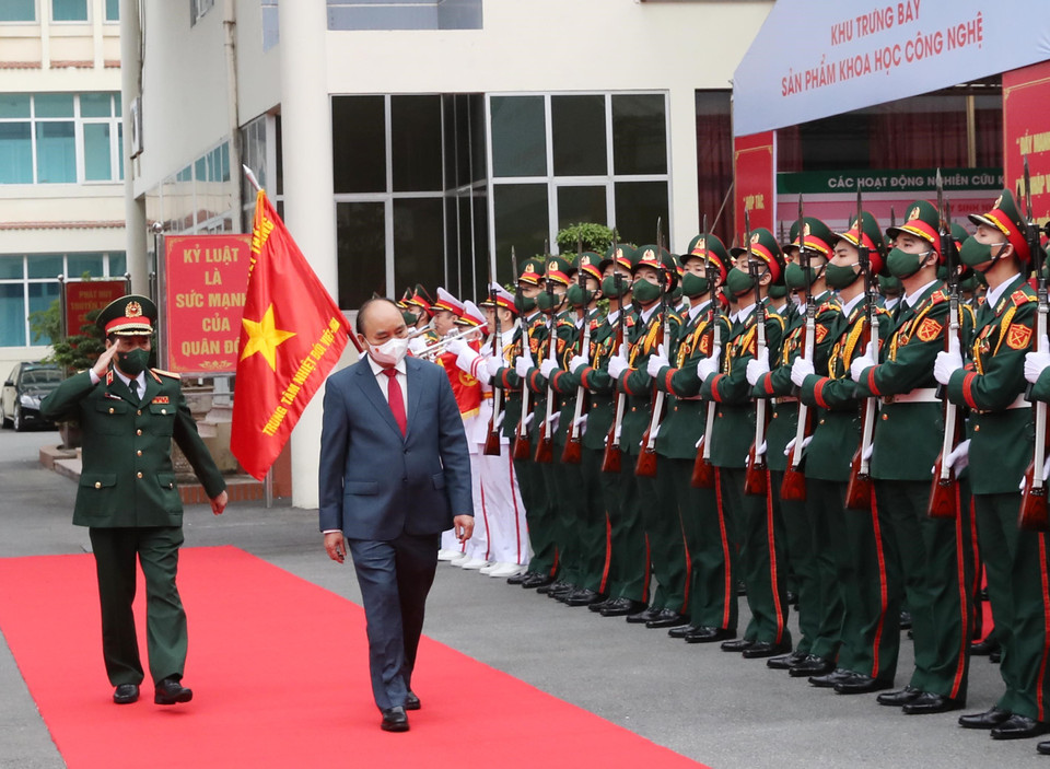 Lễ đón Chủ tịch nước Nguyễn Xuân Phúc đến thăm Trung tâm Nhiệt đới Việt-Nga. (Ảnh: Trọng Đức/TTXVN)