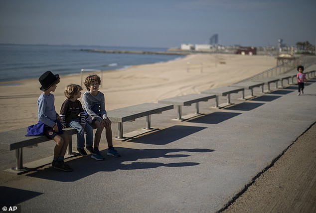 Ngày Chủ nhật 26/4 được xem là một trong những ngày đáng nhớ với nhiều trẻ em ở Tây Ban Nha.