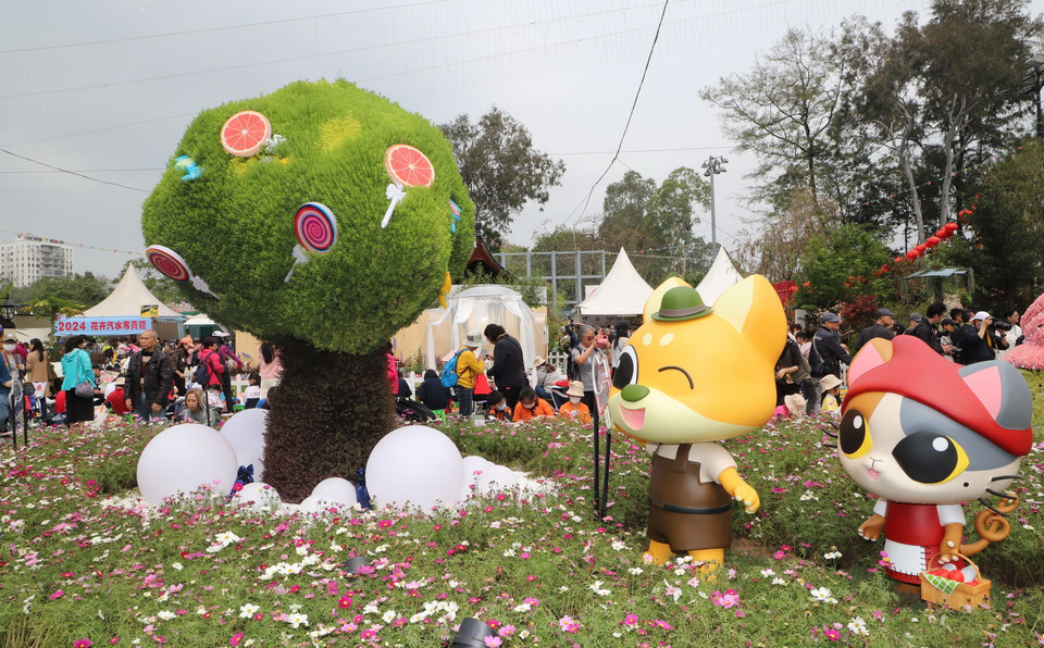 Các tạo hình nhân vật khiến trẻ em thích thú. (Ảnh: Xuân Vịnh/TTXVN)