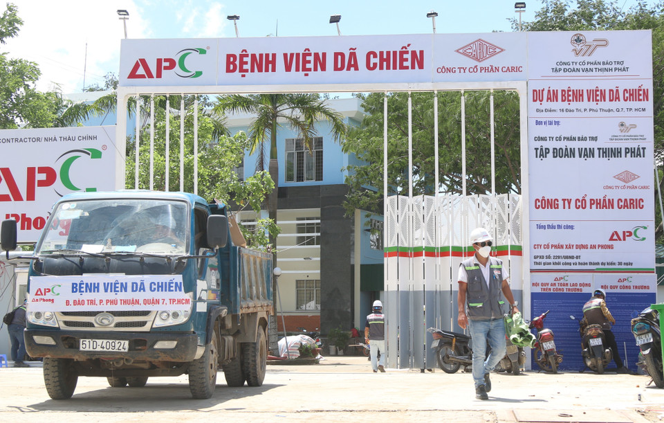 Bệnh viện dã chiến trên đường Đào Trí có quy mô 2.300 giường. (Ảnh: Trần Xuân Tình/TTXVN)