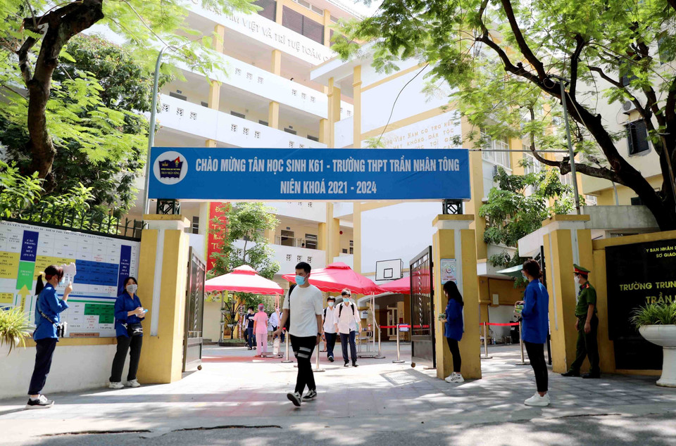 Sở Giáo dục và Đào tạo Hà Nội đề nghị các đơn vị, nhà trường thông báo tới thí sinh việc Bộ Giáo dục và Đào tạo đã đề nghị Đại học Quốc gia Hà Nội, Đại học Quốc gia TP Hồ Chí Minh tổ chức kỳ thi đánh giá năng lực cho các thí sinh có nguyện vọng; đồng thời, hướng dẫn các cơ sở giáo dục đại học có các phương thức tuyển sinh khác để xét tuyển đại học, cao đẳng năm 2021, tạo thuận lợi và bảo đảm quyền lợi cho thí sinh. (Ảnh: Thanh Tùng/TTXVN)