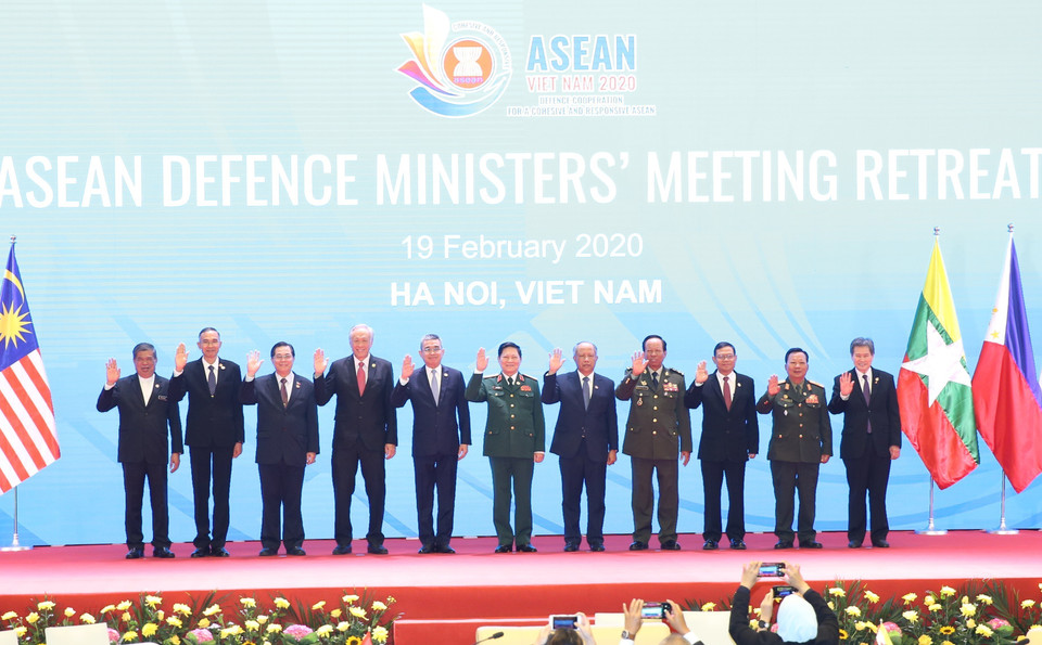 Trưởng đoàn Quốc phòng các nước ASEAN chụp ảnh chung tại Lễ khai mạc Hội nghị hẹp Bộ trưởng Quốc phòng các nước ASEAN (ADMM), sáng 19/2/2020 tại Thủ đô Hà Nội. (Ảnh: Dương Giang/TTXVN)