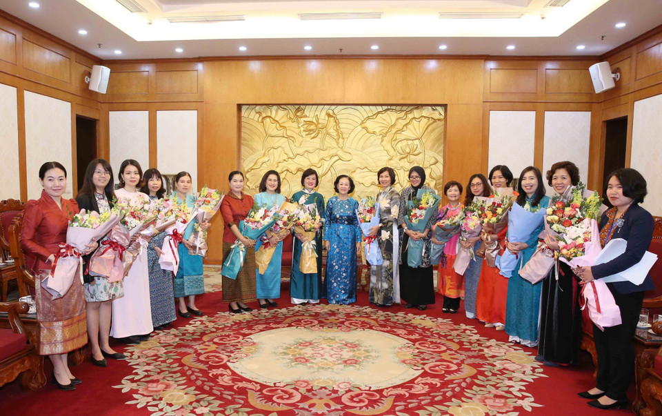 Bà Trương Thị Mai, Ủy viên Bộ Chính trị, Bí thư Trung ương Đảng, Trưởng Ban Dân vận Trung ương tiếp Nhóm Phụ nữ Cộng đồng ASEAN (3/3/2020). (Ảnh: Phương Hoa/TTXVN)