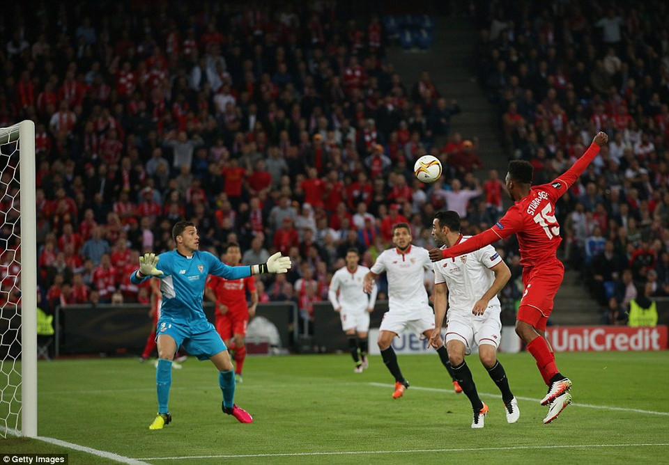 Liverpool (áo đỏ) chính là đội bóng nhập cuộc tốt hơn.