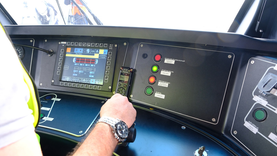 Hệ thống bảng điều khiển đoàn tàu metro Nhổn-ga Hà Nội. (Ảnh: MRB cung cấp)