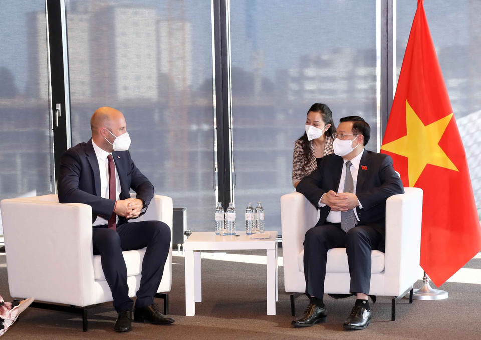 Chủ tịch Quốc hội Vương Đình Huệ tiếp ông Wolfgang Nestler, Tổng Giám đốc lãnh đạo Công ty Christof Systems (thuộc Tập đoàn Christof Industries). (Ảnh: Doãn Tấn/TTXVN)