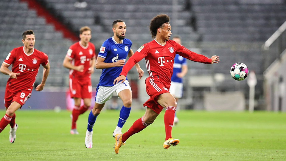 Bàn thắng sớm giúp Bayern thi đấu thoải mái hơn và liên tiếp tạo sức ép về phía khung thành của Schalke. (Nguồn: FcBayern)