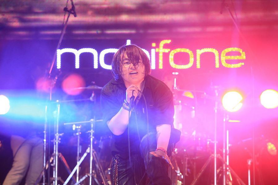 Oringchains có một phần trình diễn tuyệt vời để khai hỏa cho bữa tiệc. (Ảnh: PV/Vietnam+)