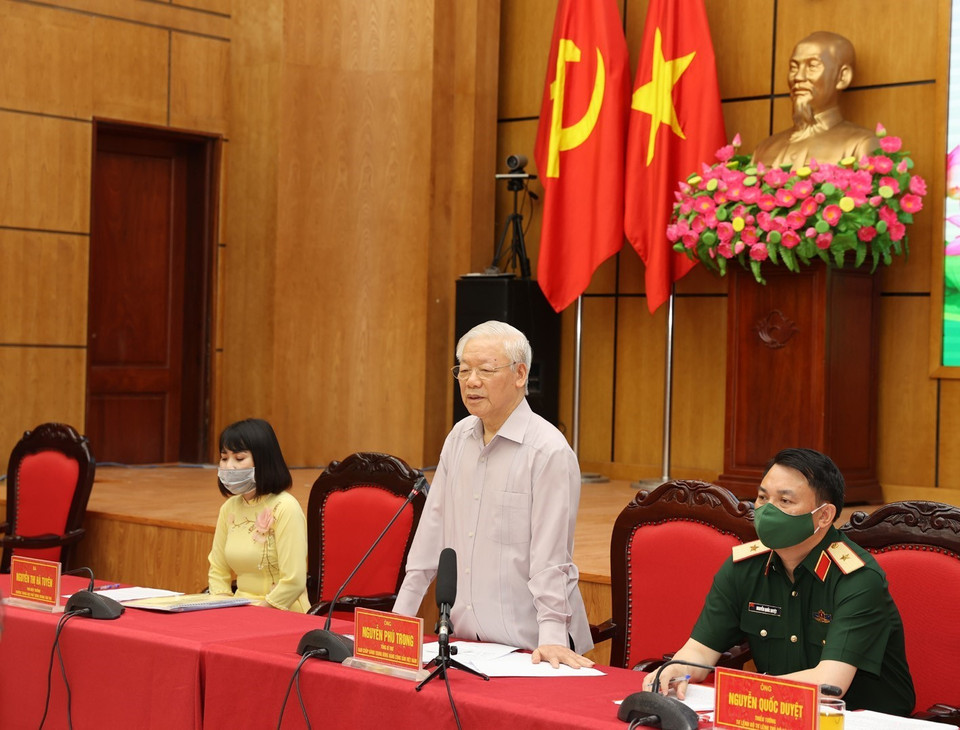 Tổng Bí thư Nguyễn Phú Trọng, Bí thư Quân ủy Trung ương trình bày Chương trình hành động. (Ảnh: Trí Dũng/TTXVN)