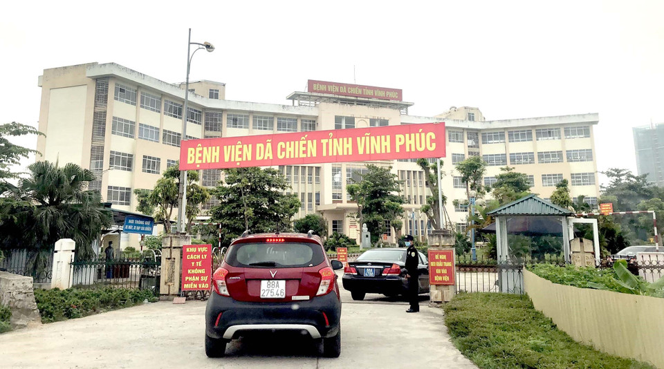 Bệnh viện dã chiến tỉnh Vĩnh Phúc ở xã Định Trung, thành phố Vĩnh Yên được kích hoạt từ 18 giờ ngày 7/5. (Ảnh: Hoàng Hùng/TTXVN)