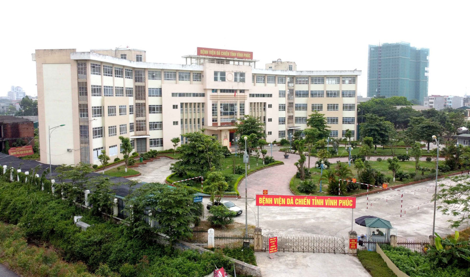 Bệnh viện dã chiến tỉnh Vĩnh Phúc ở xã Định Trung, thành phố Vĩnh Yên được kích hoạt từ 18 giờ ngày 7/5. (Ảnh: Hoàng Hùng/TTXVN)