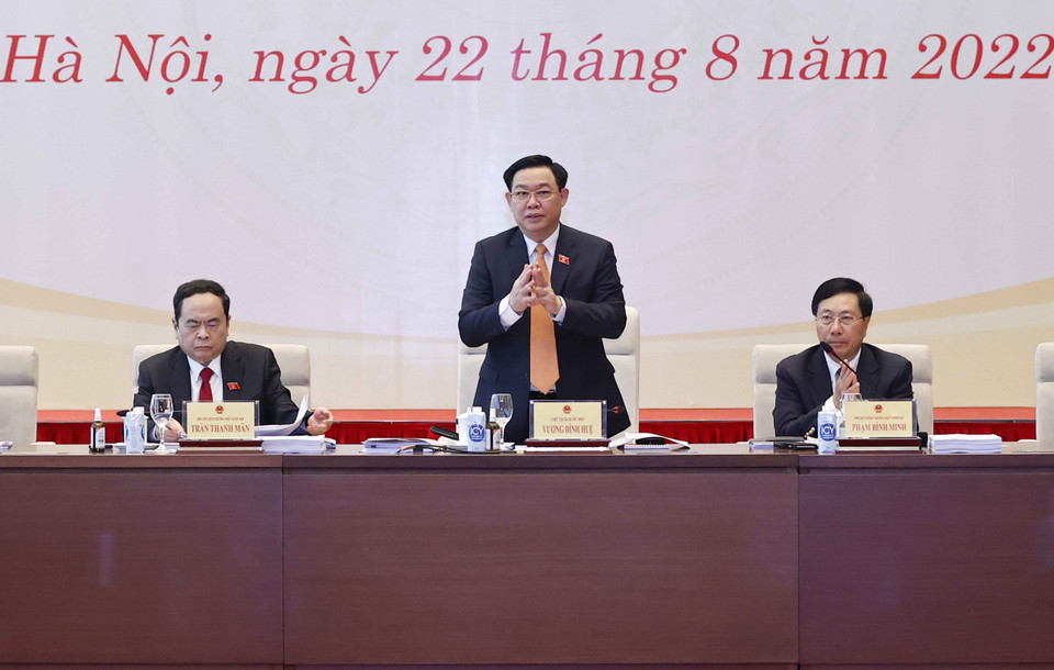 Sáng 22/8, tại Nhà Quốc hội, Ủy ban Thường vụ Quốc hội và Chính phủ tổ chức hội nghị đánh giá tình hình thực hiện Kế hoạch số 81/KH-UBTVQH15 và triển khai Chương trình xây dựng luật, pháp lệnh. (Ảnh: Doãn Tấn/TTXVN)