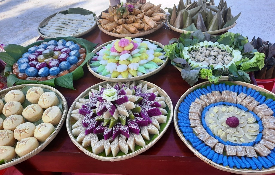 Các sản vật mang đậm văn hóa đặc trưng của người dân phương Nam được dâng tại đền thờ Vua Hùng, ấp Giao Khẩu, xã Tân Phú, huyện Thới Bình, Cà Mau. (Ảnh: Huỳnh Anh/TTXVN)