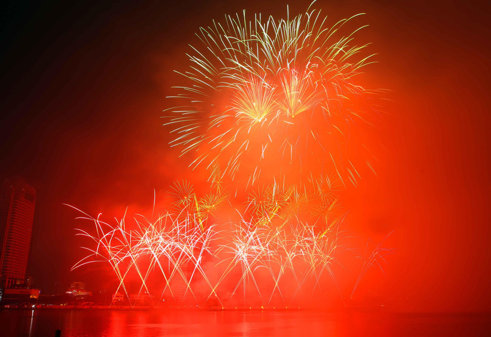 Màn trình diễn pháo hoa của đội Italy. (Ảnh: Trần Lê Lâm/TTXVN)