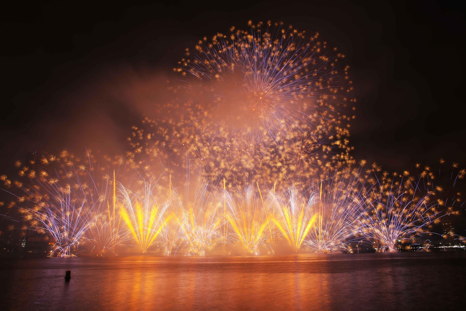 Màn trình diễn pháo hoa của đội Italy. (Ảnh: Trần Lê Lâm/TTXVN)