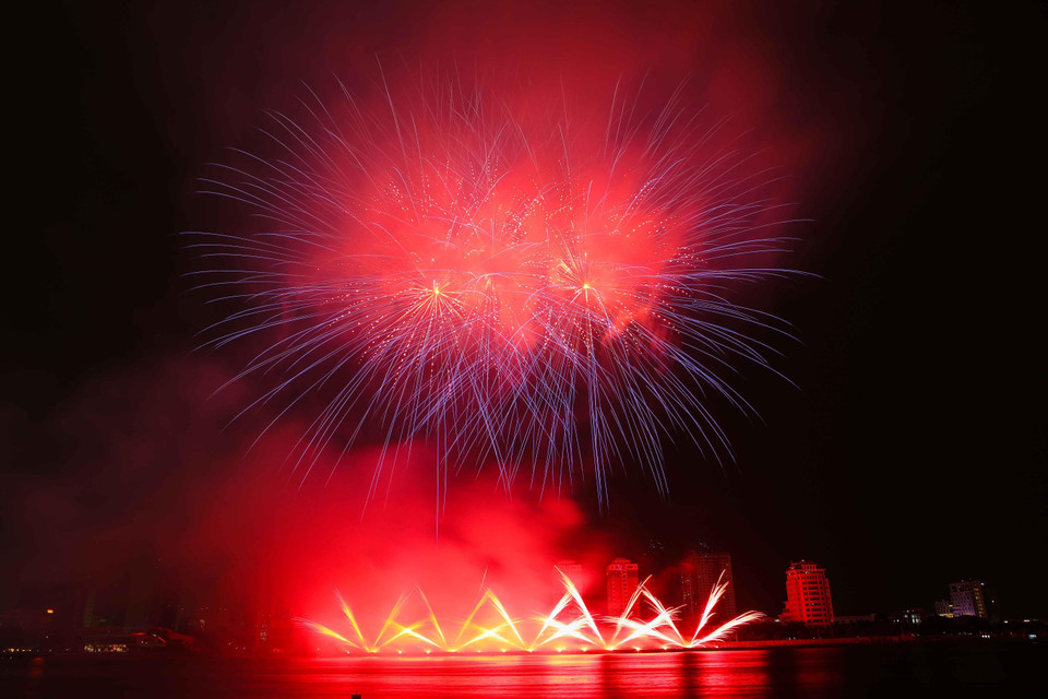 Màn trình diễn pháo hoa của đội Phần Lan. (Ảnh: Trần Lê Lâm/TTXVN)