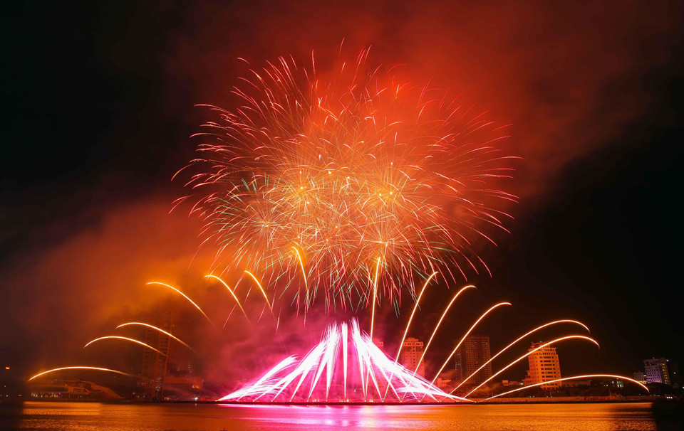 Màn trình diễn pháo hoa của đội Phần Lan. (Ảnh: Trần Lê Lâm/TTXVN)