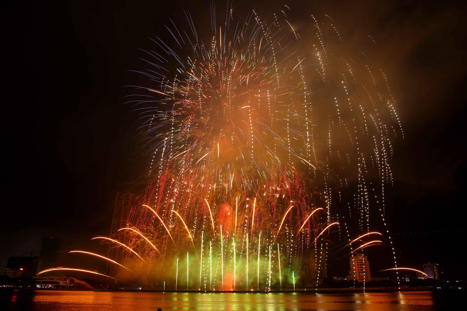 Màn trình diễn pháo hoa của đội Phần Lan. (Ảnh: Trần Lê Lâm/TTXVN)