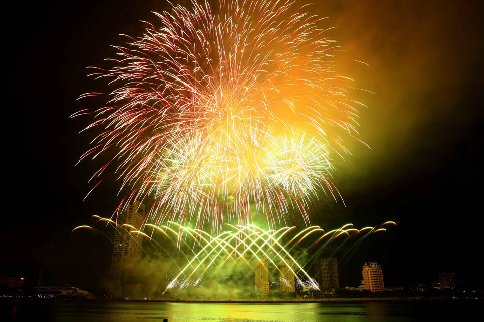 Màn trình diễn pháo hoa của đội Phần Lan. (Ảnh: Trần Lê Lâm/TTXVN)