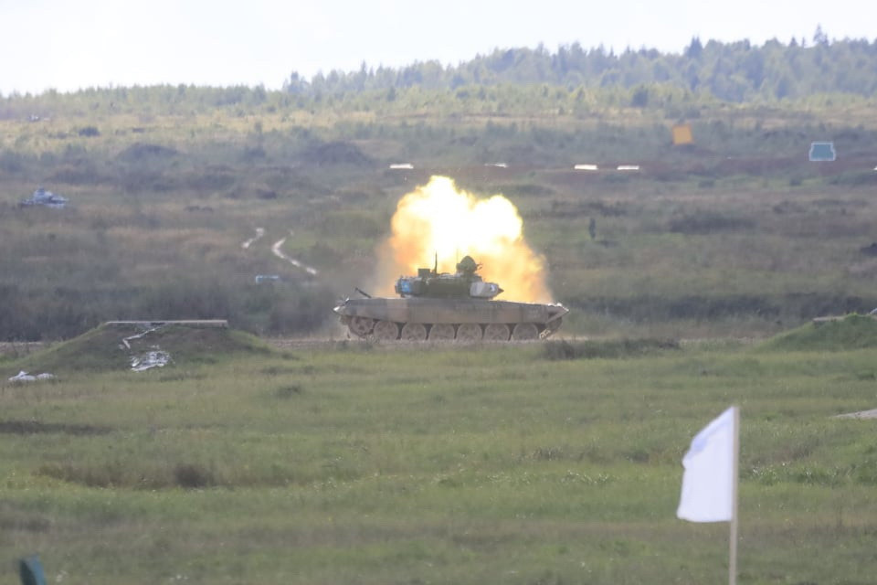 Chiều 4/9 tại thao trường Alabino diễn ra trận chung kết nội dung Xe tăng hành tiến. (Ảnh: Trần Hiếu/Moskva)