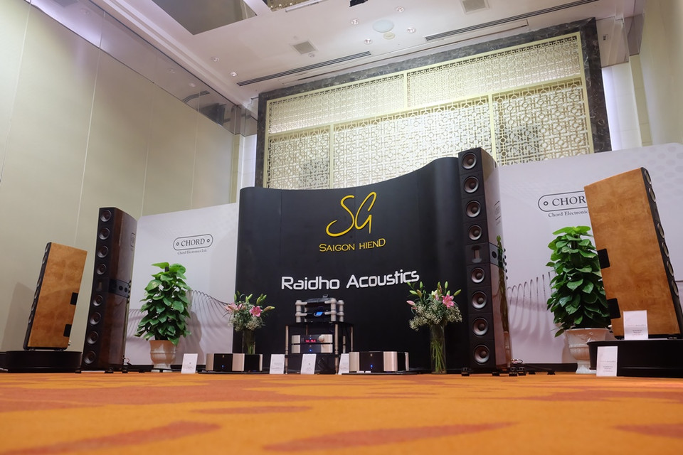 Saigon Hi-end với cặp loa ultra hi-end mới nhất của thương hiệu loa Raidho - TD 4.8. Sở hữu những công nghệ tối tân nhất của Raidho với hệ thống loa sử dụng màng siêu nhẹ và cứng bằng vật liệu Tantalum Kim cương, TD 4.8 có thể dựng lên không gian âm nhạc sâu thẳm. (Ảnh: BTC)