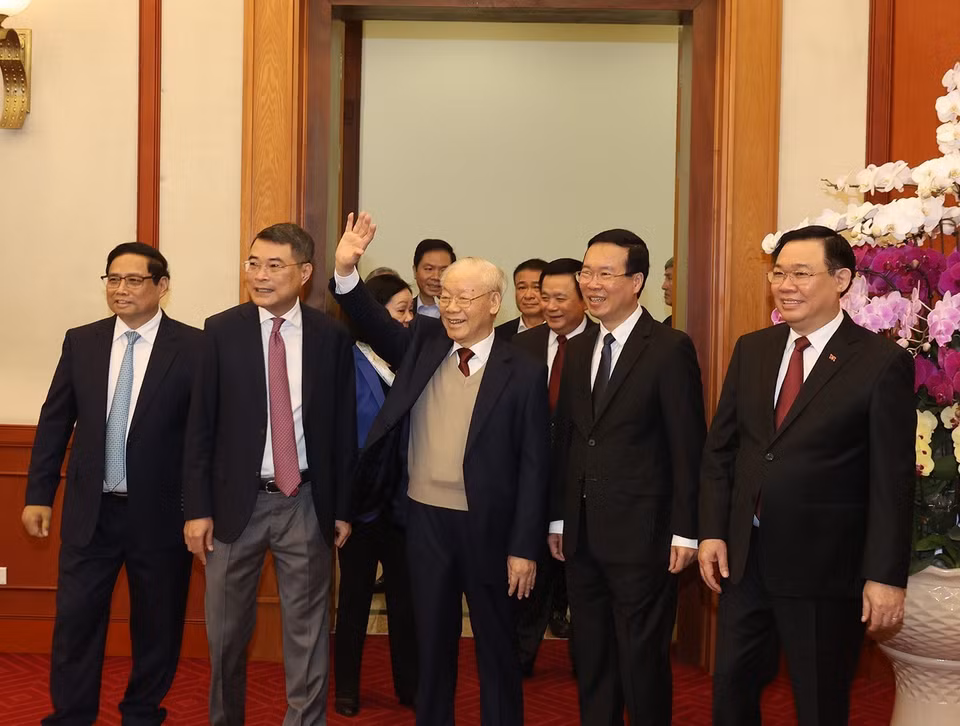 Tổng Bí thư Nguyễn Phú Trọng cùng các đồng chí lãnh đạo Đảng, Nhà nước, thành viên Tiểu ban Văn kiện Đại hội XIV của Đảng dự phiên họp. (Ảnh: Trí Dũng/TTXVN)