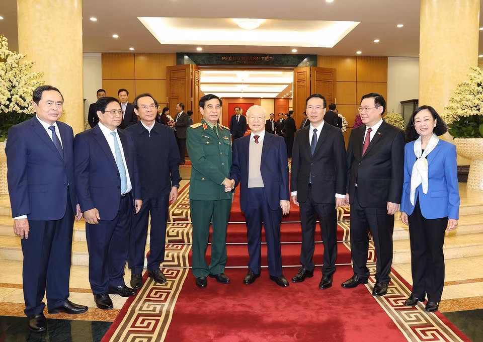 Tổng Bí thư Nguyễn Phú Trọng cùng các đồng chí lãnh đạo Đảng, Nhà nước, thành viên Tiểu ban Văn kiện Đại hội XIV của Đảng dự phiên họp. (Ảnh: Trí Dũng/TTXVN)