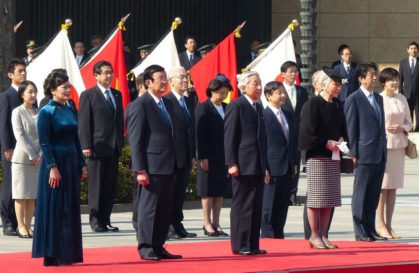 Nhà vua Nhật Bản Akihito và Hoàng hậu đón Chủ tịch nước Trương Tấn Sang và Phu nhân thăm cấp Nhà nước Nhật Bản từ 16-19/3/2014. (Ảnh: Nguyễn Khang/TTXVN)