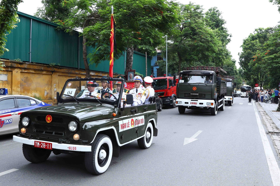 Lễ di quan nguyên Phó Thủ tướng Vũ Khoan về nơi an nghỉ cuối cùng. (Ảnh: Phạm Kiên/TTXVN)