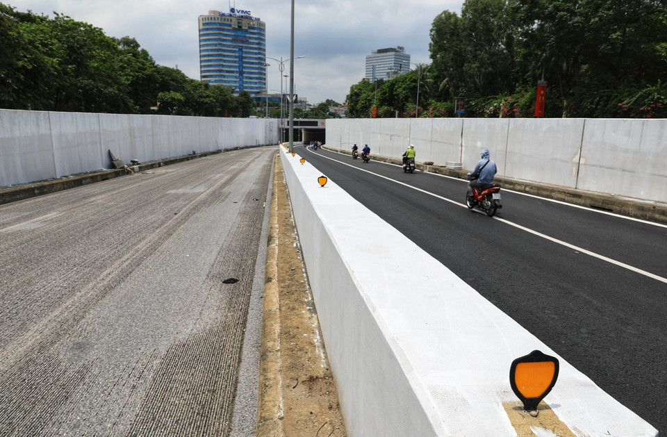 Công trình sửa chữa, bảo dưỡng hầm chui Đại Cồ Việt được triển khai trong thời điểm giãn cách. (Ảnh: Thành Đạt/TTXVN)