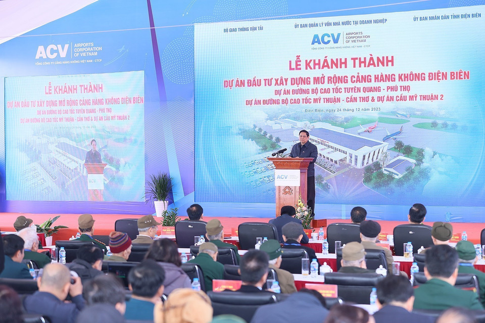 Thủ tướng Phạm Minh Chính phát biểu tại lễ khánh thành đồng loạt 4 dự án giao thông trọng điểm. (Ảnh: Dương Giang/TTXVN)