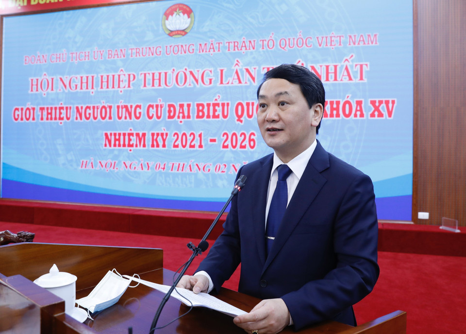  Phó Chủ tịch, Tổng Thư ký Ủy ban Trung ương Mặt trận Tổ quốc Việt Nam Hầu A Lềnh phát biểu tại hội nghị. (Ảnh: Dương Giang/TTXVN)