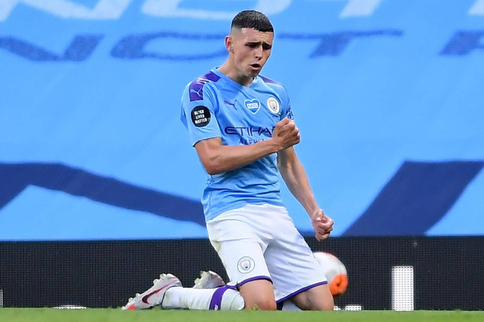 Và ngay trước khi hiệp 1 khép lại, Phil Foden ghi bàn nâng tỷ số lên 3-0.