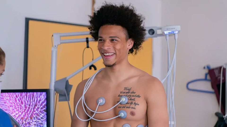 Trước khi ký hợp đồng, Sane đã có buổi kiểm tra y tế bắt buộc tại Bayern Munich.