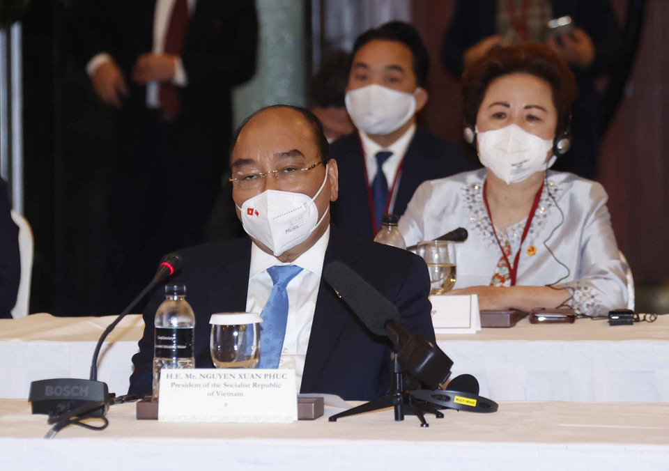 Chủ tịch nước Nguyễn Xuân Phúc dự Đối thoại doanh nghiệp Việt Nam-Singapore. (Ảnh: Thống Nhất/TTXVN)