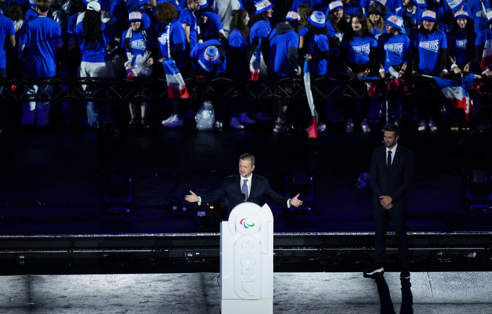 Chủ tịch Ủy ban Paralympic quốc tế Andrew Parsons phát biểu tại Lễ bế mạc Paralympic Paris 2024 ở Paris, Pháp tối 8/9. (Ảnh: THX/TTXVN)