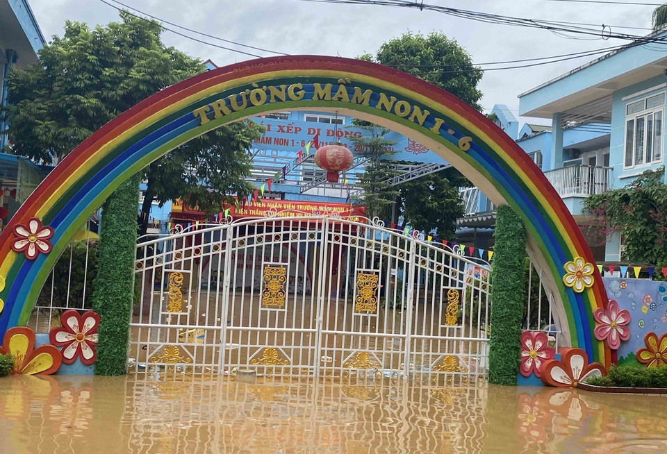 Trường mầm non 1/6, phường Hợp Giang, thành phố Cao Bằng ngập trong nước. (Ảnh: Quốc Đạt/TTXVN)
