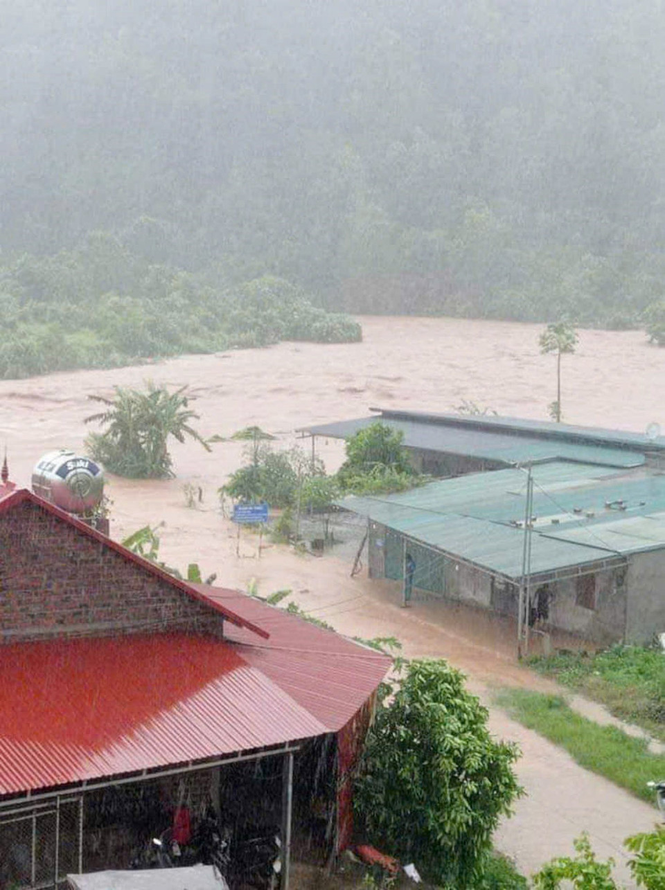 Ngập úng trên địa bàn huyện Đình Lập (tỉnh Lạng Sơn). (Ảnh: TTXVN phát)