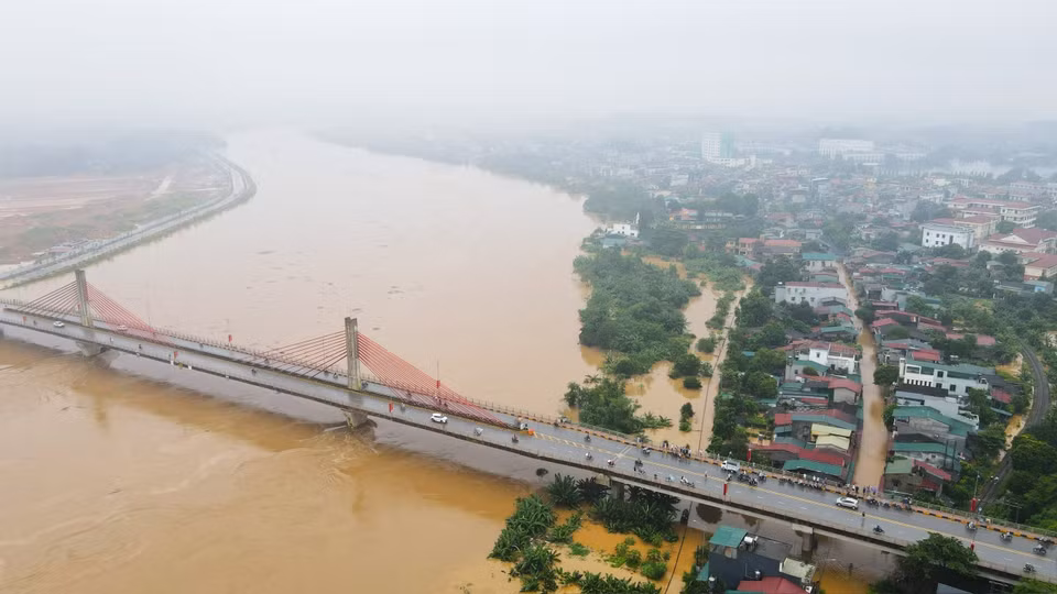 Ngập lụt tại phường Hồng Hà, Thái Học và Yên Ninh (thành phố Yên Bái) sáng 9/9/2024. (Ảnh: Tuấn Anh/TTXVN)