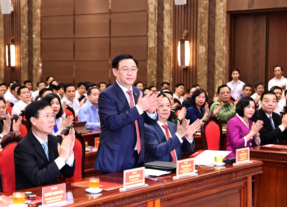 Chủ tịch Quốc hội Vương Đình Huệ, Thường trực Ban Bí thư Võ Văn Thưởng và các đại biểu dự hội nghị. (Ảnh: Trọng Đức/TTXVN)