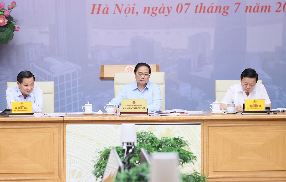 Chiều 7/7/2023, tại Hà Nội, Thủ tướng Phạm Minh Chính chủ trì buổi làm việc giữa Thường trực Chính phủ với Thành phố Hồ Chí Minh triển khai Nghị quyết của Quốc hội về thí điểm một số cơ chế, chính sách đặc thù. (Ảnh: Dương Giang/TTXVN)