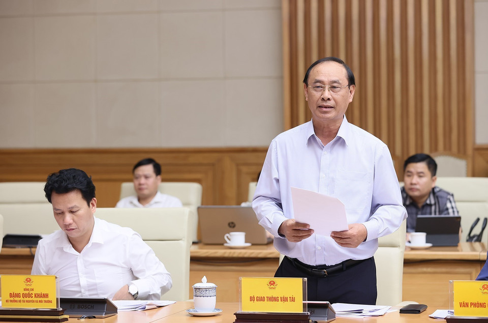 Thứ trưởng Bộ Giao thông vận tải Lê Đình Thọ phát biểu. (Ảnh: Dương Giang/TTXVN)