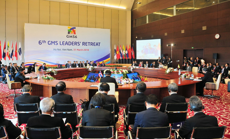 Sáng 31/3, tại Trung tâm Hội nghị Quốc gia (Hà Nội), trước khi diễn ra Phiên toàn thể Hội nghị Thượng đỉnh hợp tác Tiểu vùng Mekong mở rộng (GMS) lần thứ 6, các nhà lãnh đạo GMS tiến hành Phiên họp kín dưới sự chủ trì của Thủ tướng Chính phủ Việt Nam Nguyễn Xuân Phúc.(Ảnh: TTXVN)