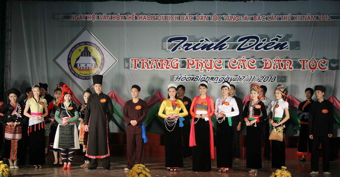 Các thí sinh lọt vào vòng thi năng khiếu. (Ảnh: Thanh Tùng/TTXVN)