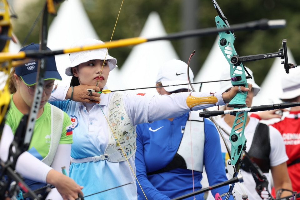 Đỗ Thị Ánh Nguyệt thi đấu ở nội dung vòng loại cung 1 dây cá nhân nữ. (Ảnh: Hoàng Linh/TTXVN)