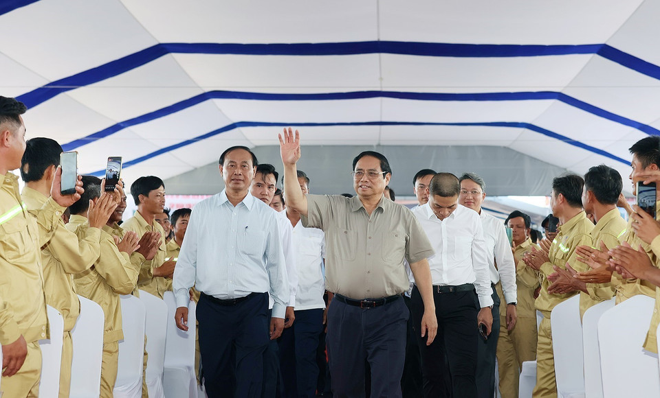 Hình ảnh Thủ tướng Phạm Minh Chính đến dự lễ khánh thành 2 tuyến Cao tốc Vĩnh Hảo-Phan Thiết và Cao tốc Nha Trang-Cam Lâm. (Ảnh: Dương Giang/TTXVN)